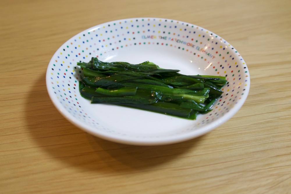 油で炒めた青ニラ