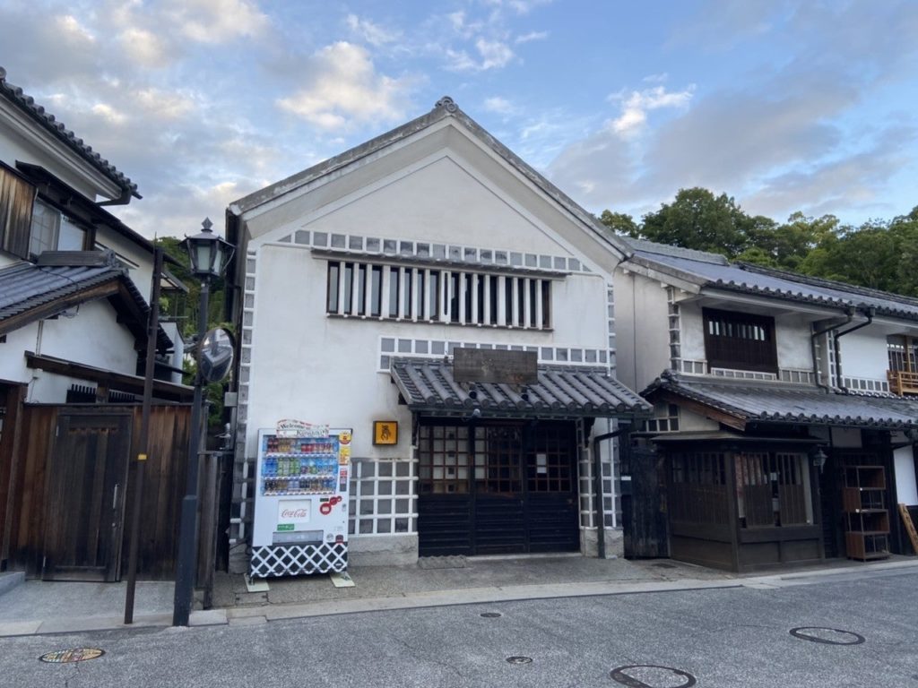 『鷭屋』外観