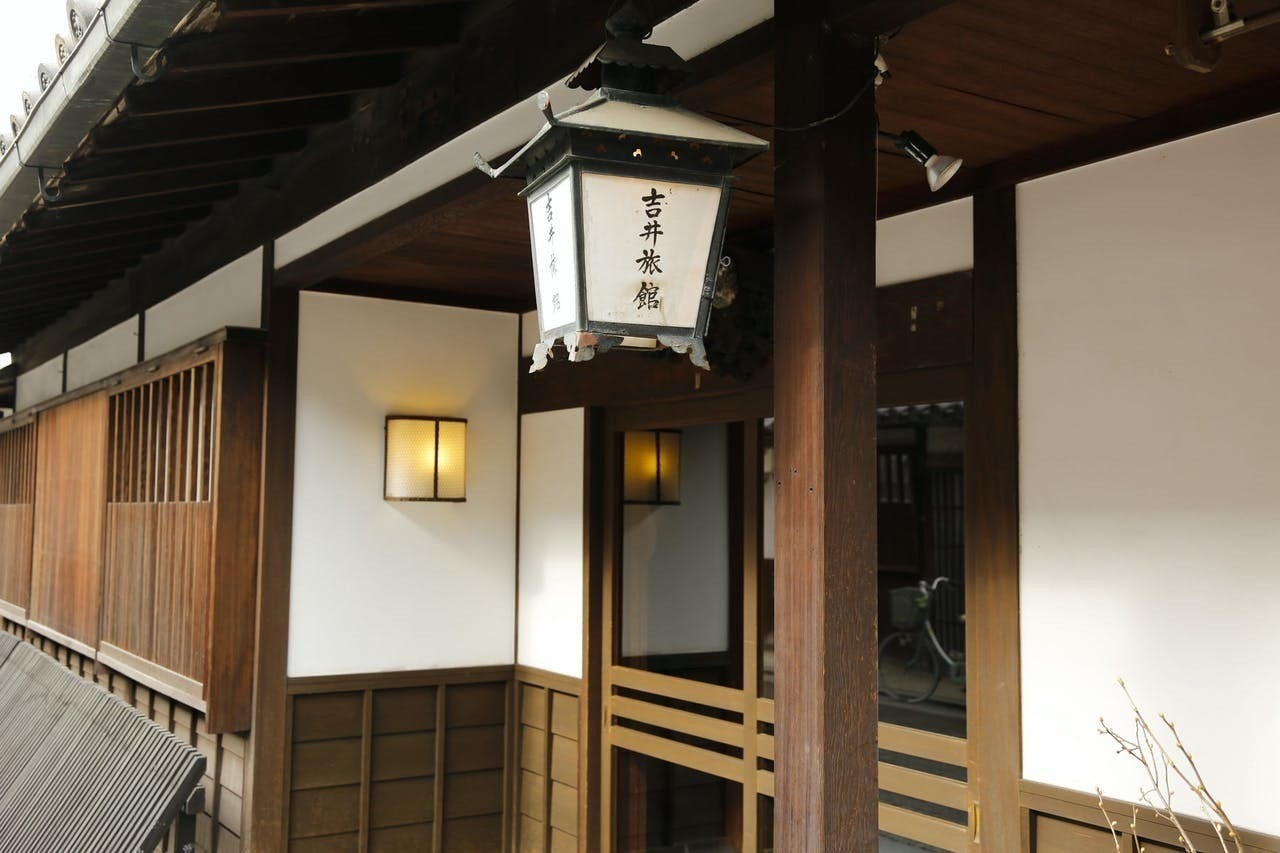 吉井旅館入口