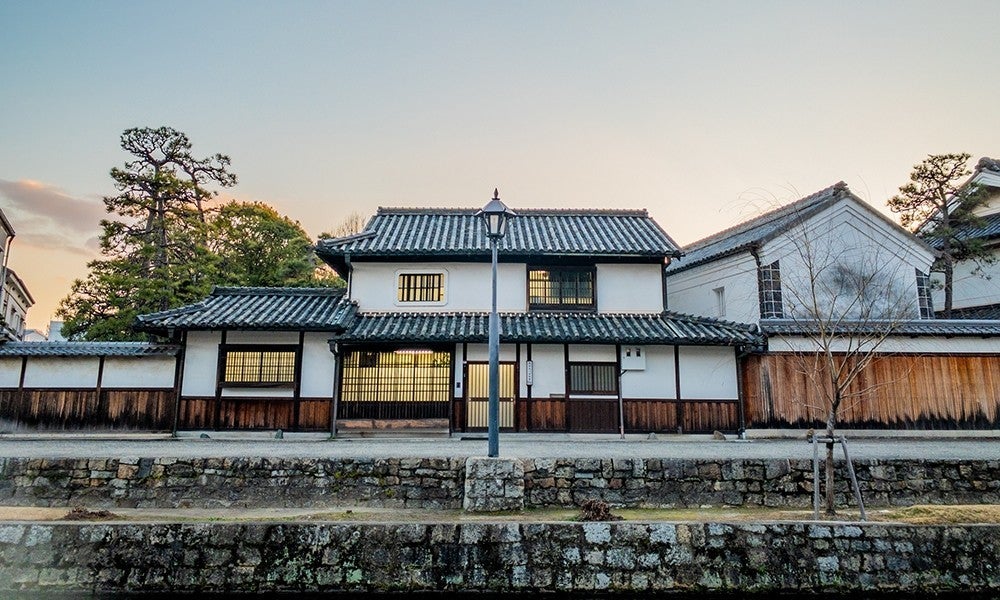 倉敷美観地区の夕暮れ
