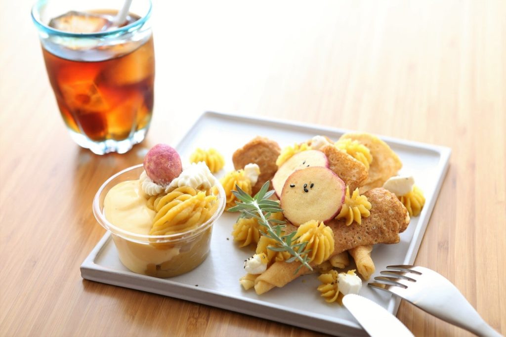 虹色商店のロールクレープ