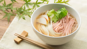 雑穀紅白うどん