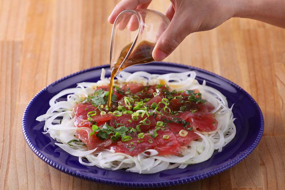 マグロのピリ辛パクチーカルパッチョ