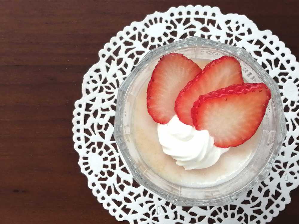 いちごと桃のミルクプリン
