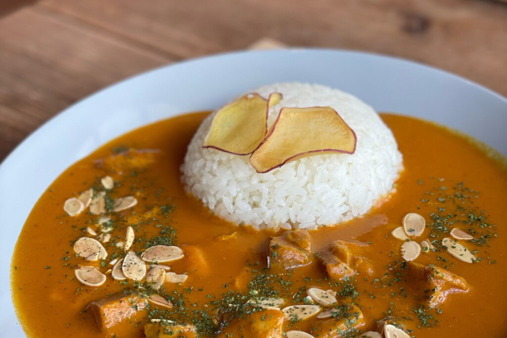 倉敷まちなみ食堂・アカネイロの店内