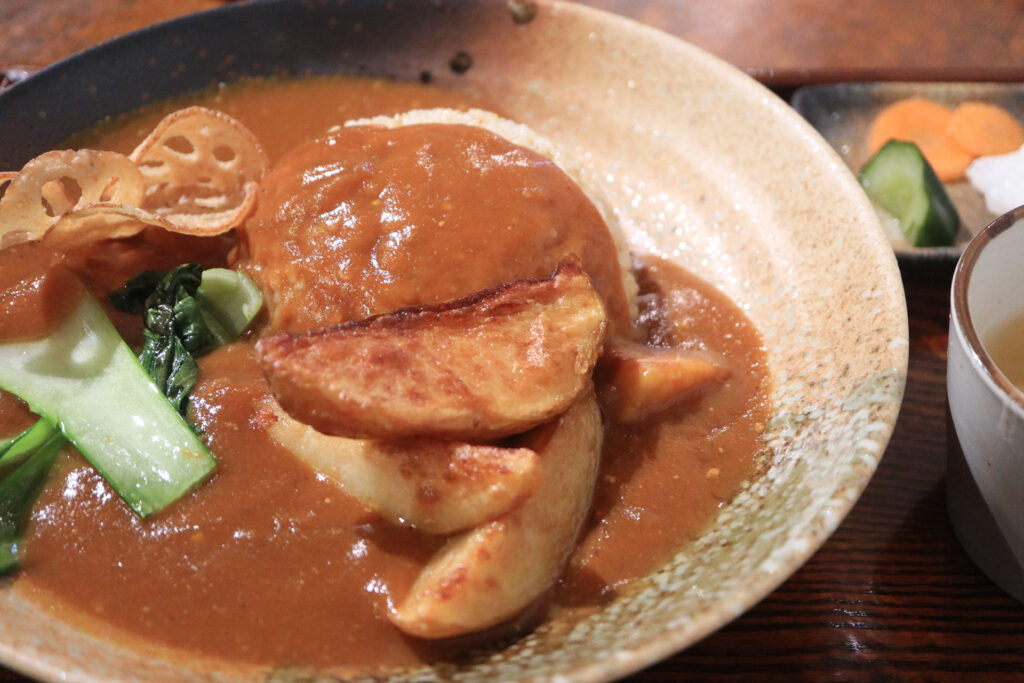 倉敷美観地区・町家喫茶三宅商店のカレー