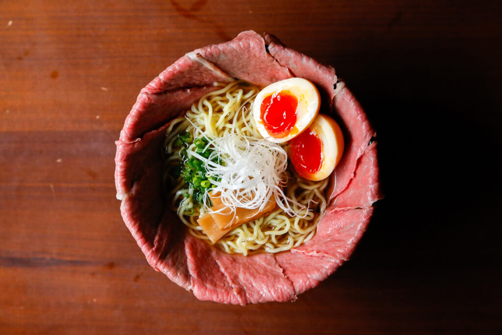 倉敷美観地区『有鄰庵 岡山希少和牛店』のローストビーフラーメン